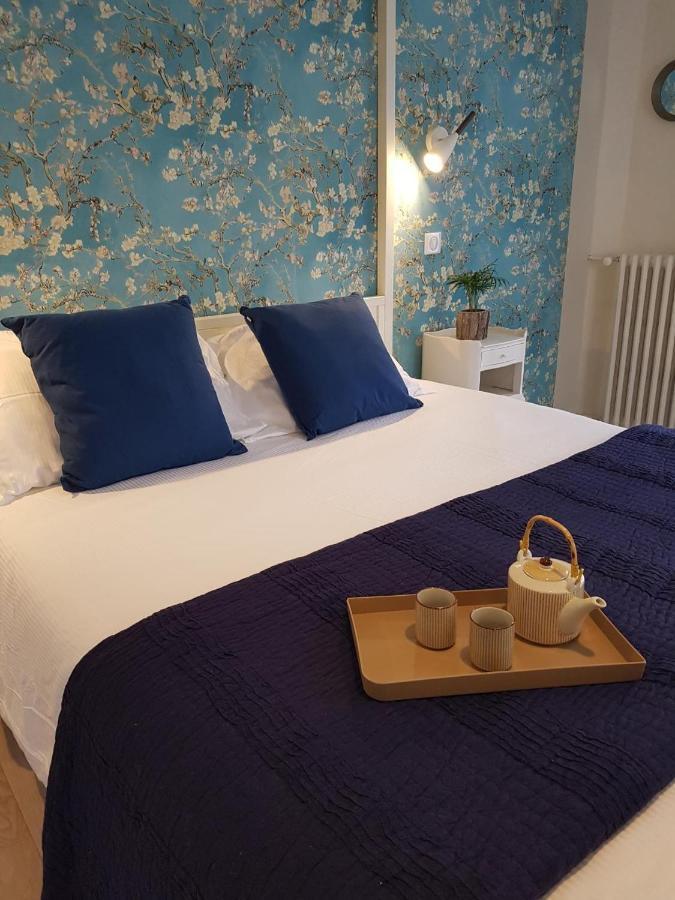 Bed & Breakfast Les Terres Rouges 06 *