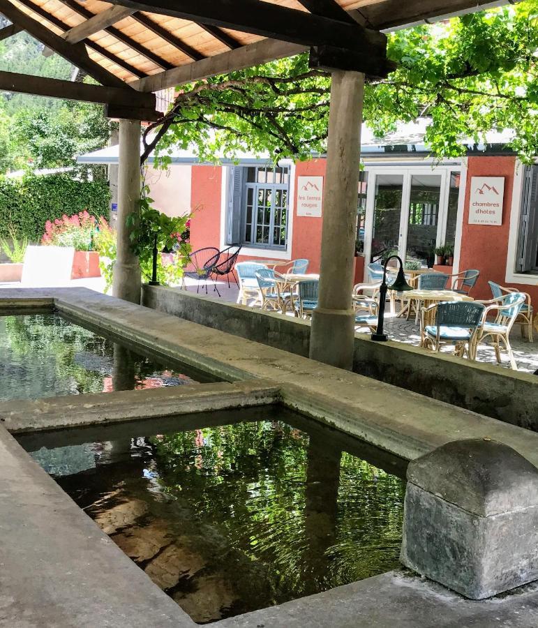 Bed & Breakfast Les Terres Rouges 06 *